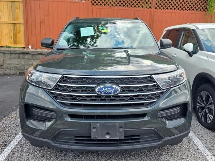 2022 Ford Explorer XLT photo 1
