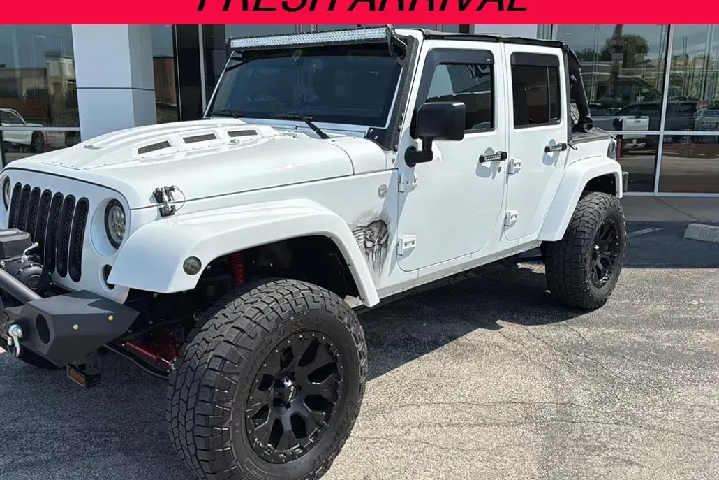 2016 Jeep Wrangler Unlimited Sahara photo 1