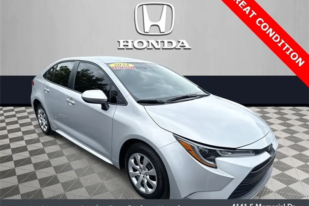 2024 Toyota Corolla LE photo 1