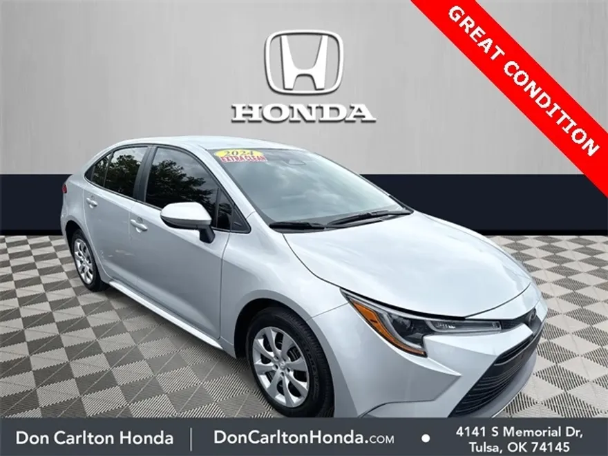 2024 Toyota Corolla LE photo 1