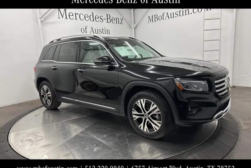 2026 Mercedes Benz GLB 250 4MATIC photo 1