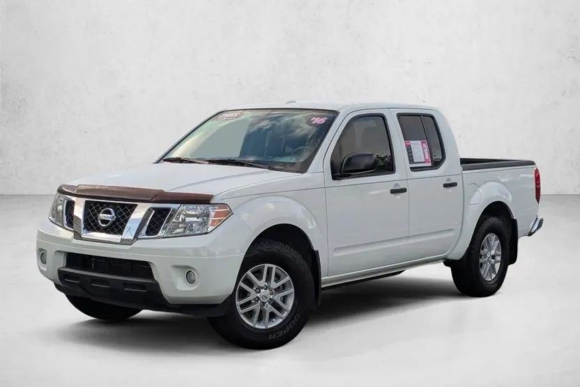 2016 Nissan Frontier Crew Cab SV photo 1