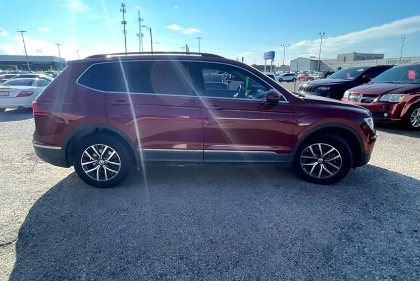 2020 Volkswagen Tiguan SE photo 1
