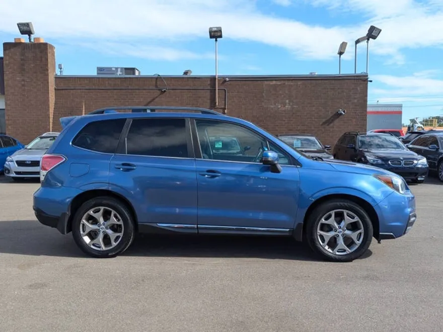 2017 Subaru Forester Touring photo 1
