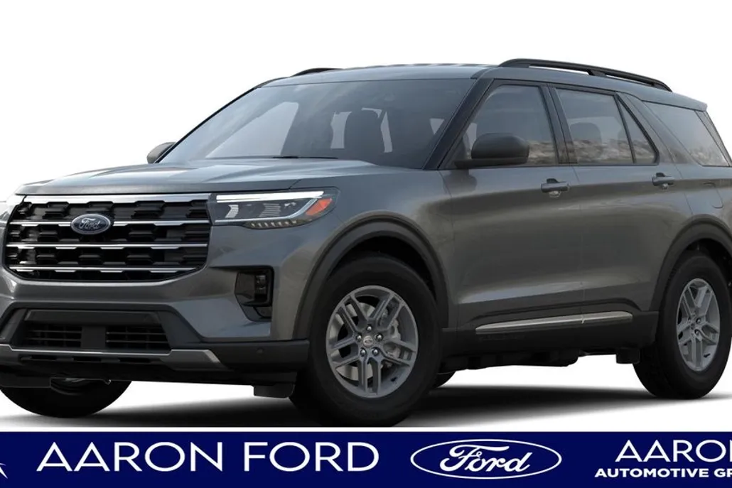 2025 Ford Explorer photo 1