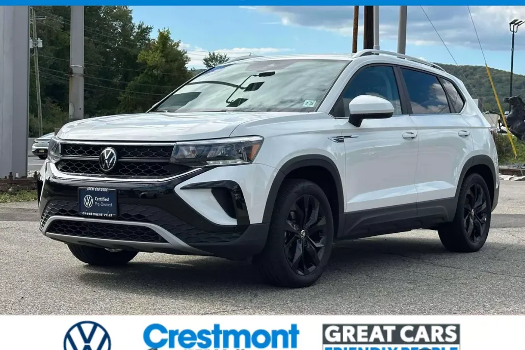 2022 Volkswagen Taos SE photo 1