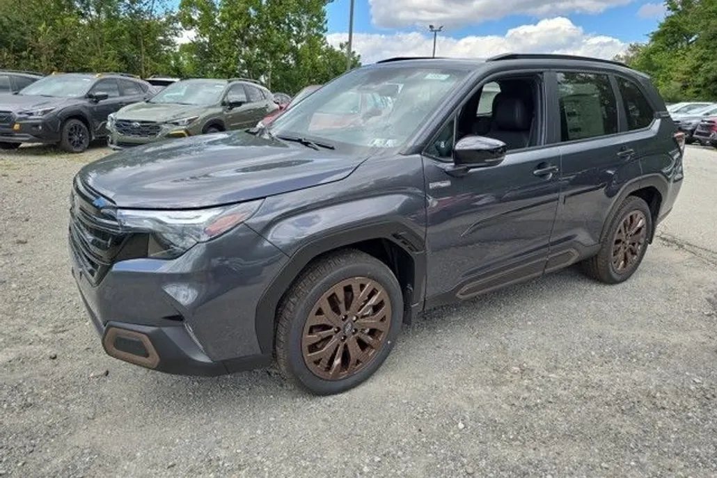 2025 Subaru Forester Sport photo 1
