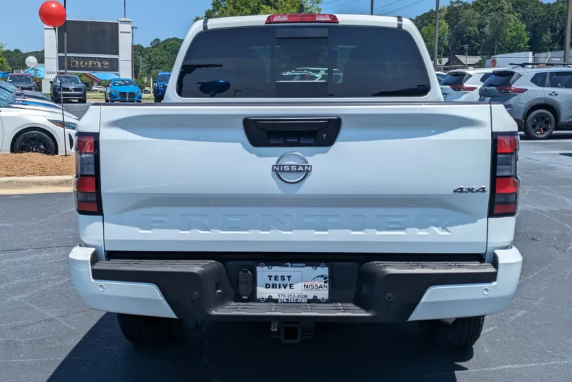 2025 Nissan Frontier SV photo 1