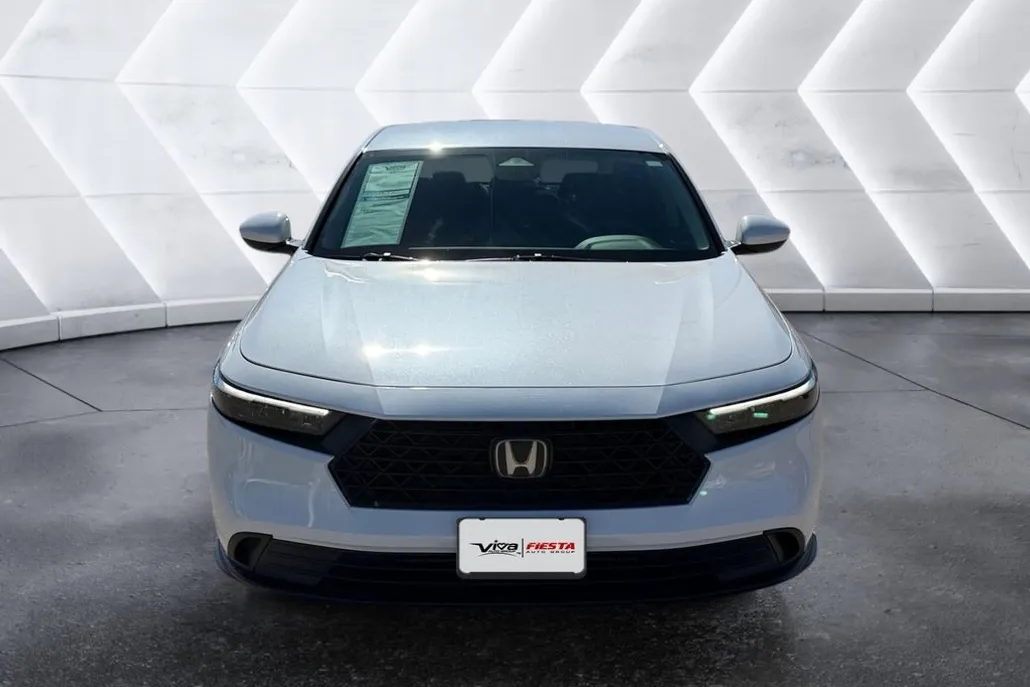 2023 Honda Accord LX photo 1