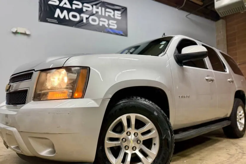 2011 Chevrolet Tahoe LS photo 1