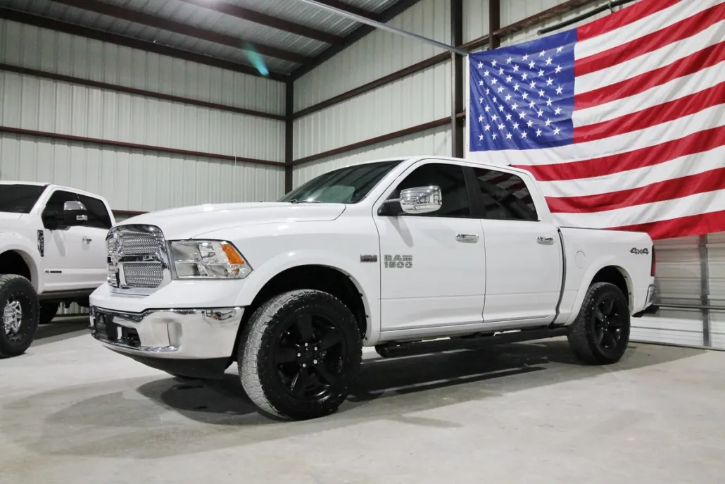 2018 Ram 1500 SLT photo 1