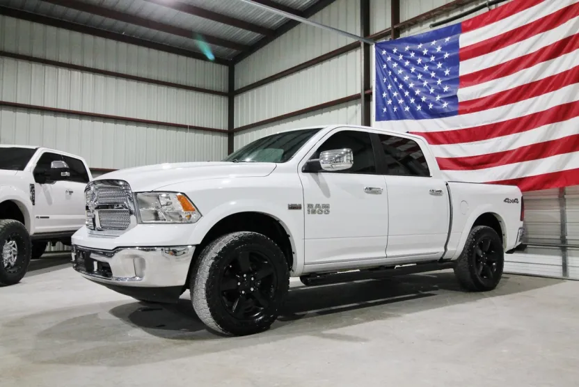 2018 Ram 1500 SLT photo 1