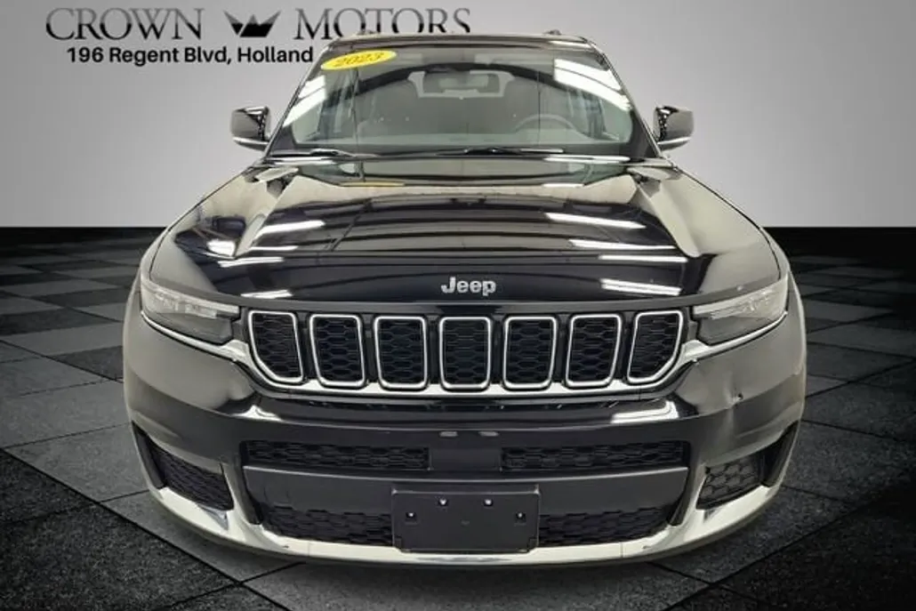 2023 Jeep Grand Cherokee Limited photo 1