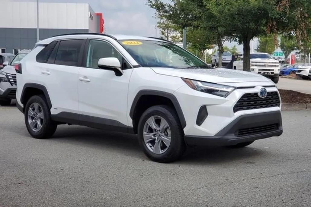 2022 Toyota RAV4 Hybrid XLE photo 1
