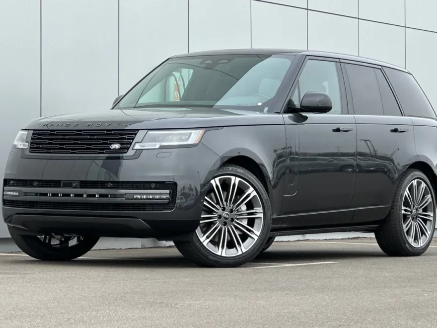 2025 Land Rover Range Rover SE photo 1