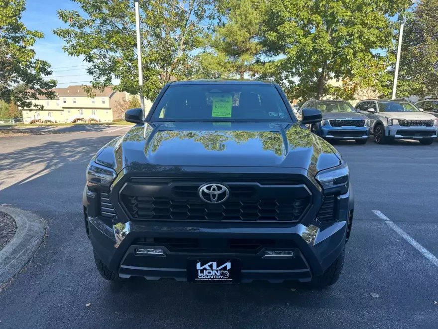 2025 Toyota Tacoma TRD photo 1