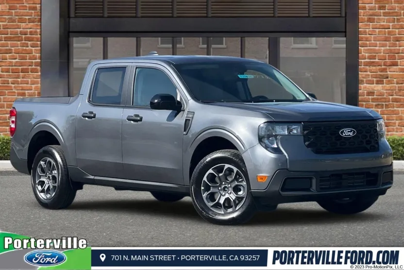 2025 Ford Maverick XLT photo 1