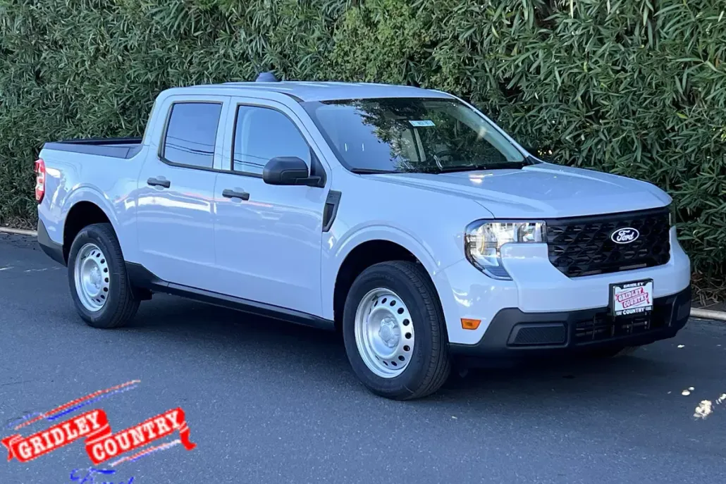 2025 Ford Maverick XL photo 1