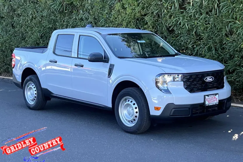 2025 Ford Maverick XL photo 1