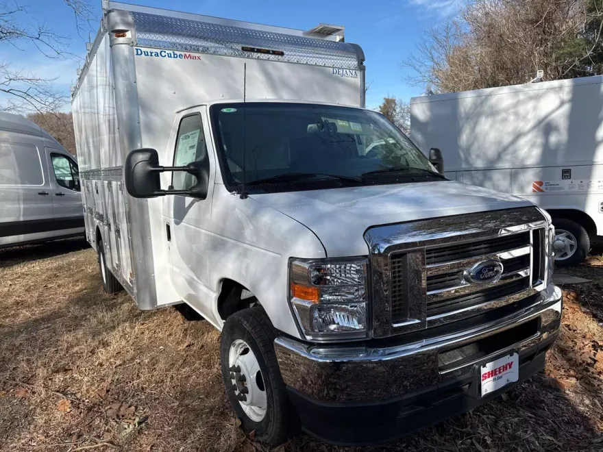 2024 Ford E-450 photo 1