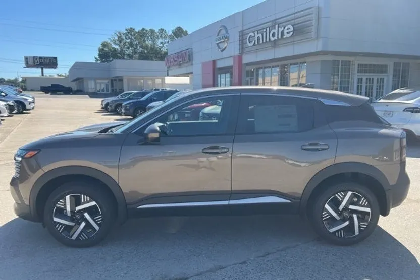 2025 Nissan Kicks SV photo 1