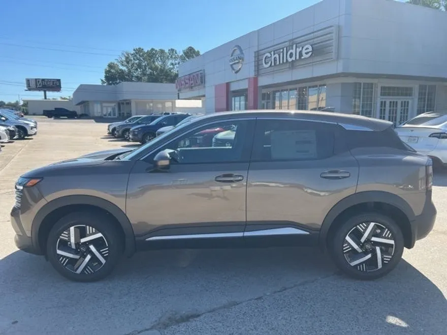 2025 Nissan Kicks SV photo 1