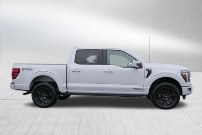 2025 Ford F-150 Platinum photo 1