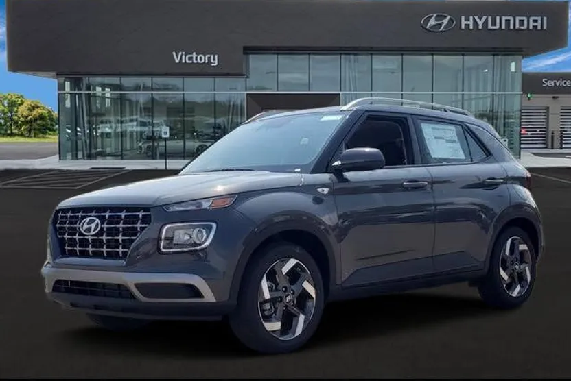 2025 Hyundai Venue SEL photo 1