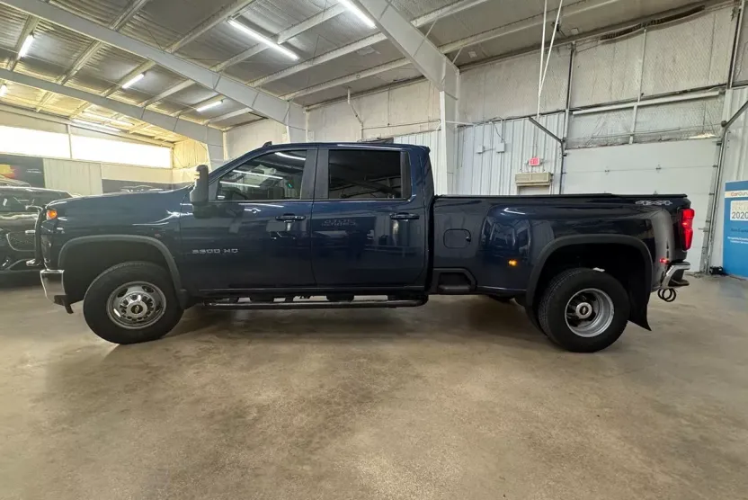 2021 Chevrolet Silverado 3500HD LT photo 1