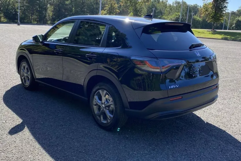 2026 Honda HR-V LX photo 1