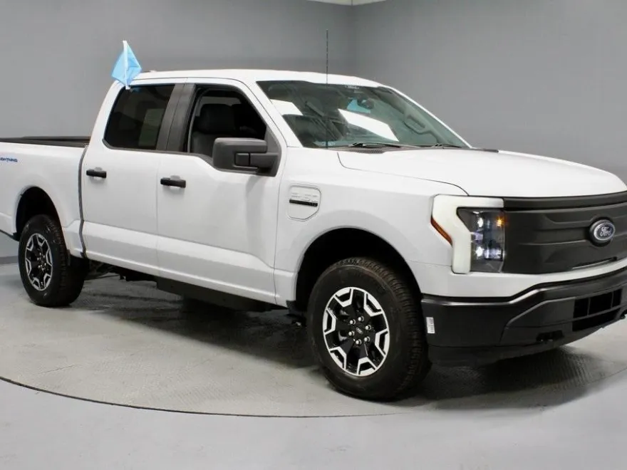 2022 Ford F-150 Lightning photo 1