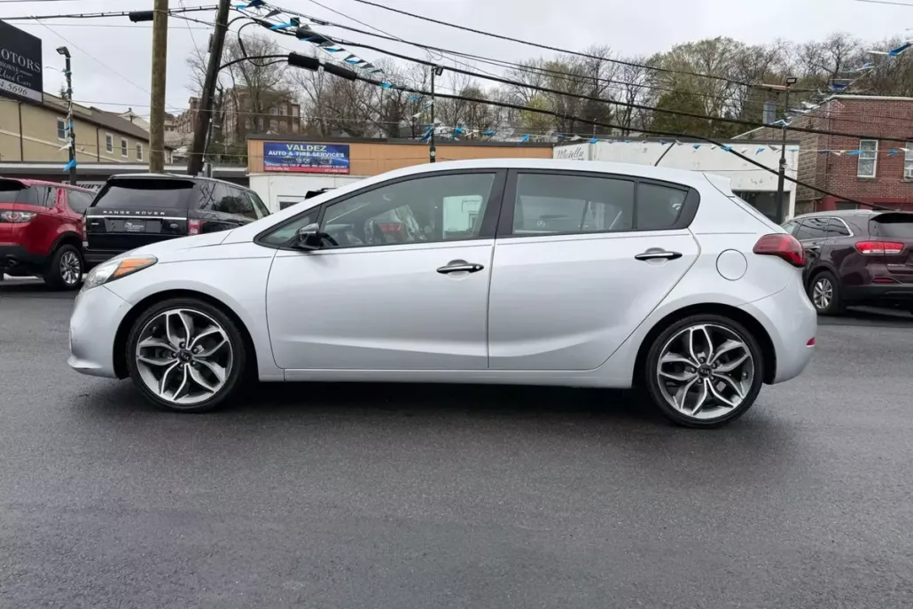 2015 Kia Forte SX photo 1