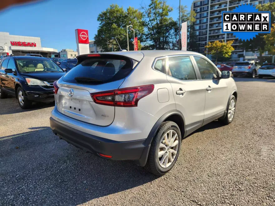 2022 Nissan Rogue Sport S photo 1