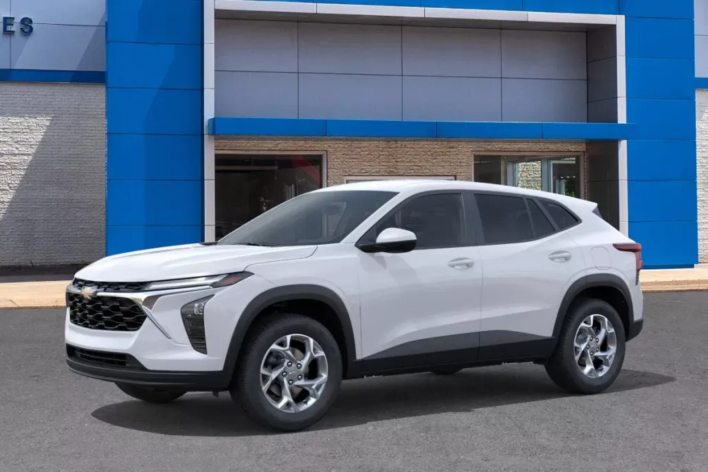 2025 Chevrolet Trax LS photo 1