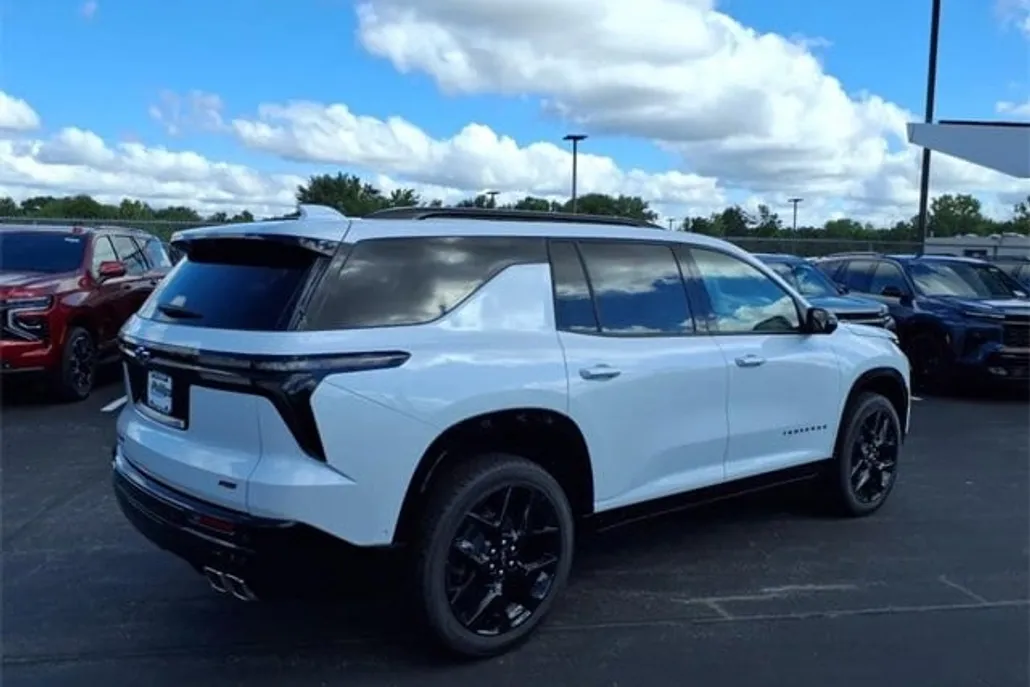 2026 Chevrolet Traverse RS photo 1