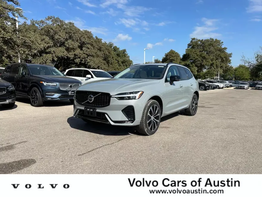 2025 Volvo XC60 Plus B5 photo 1