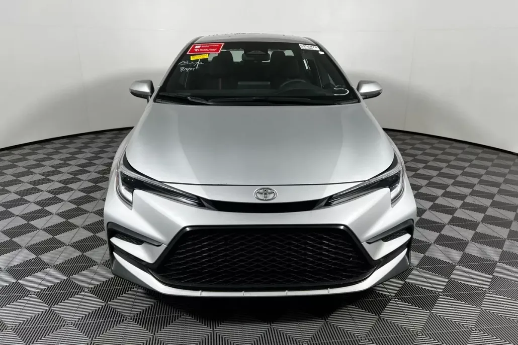 2024 Toyota Corolla SE photo 1