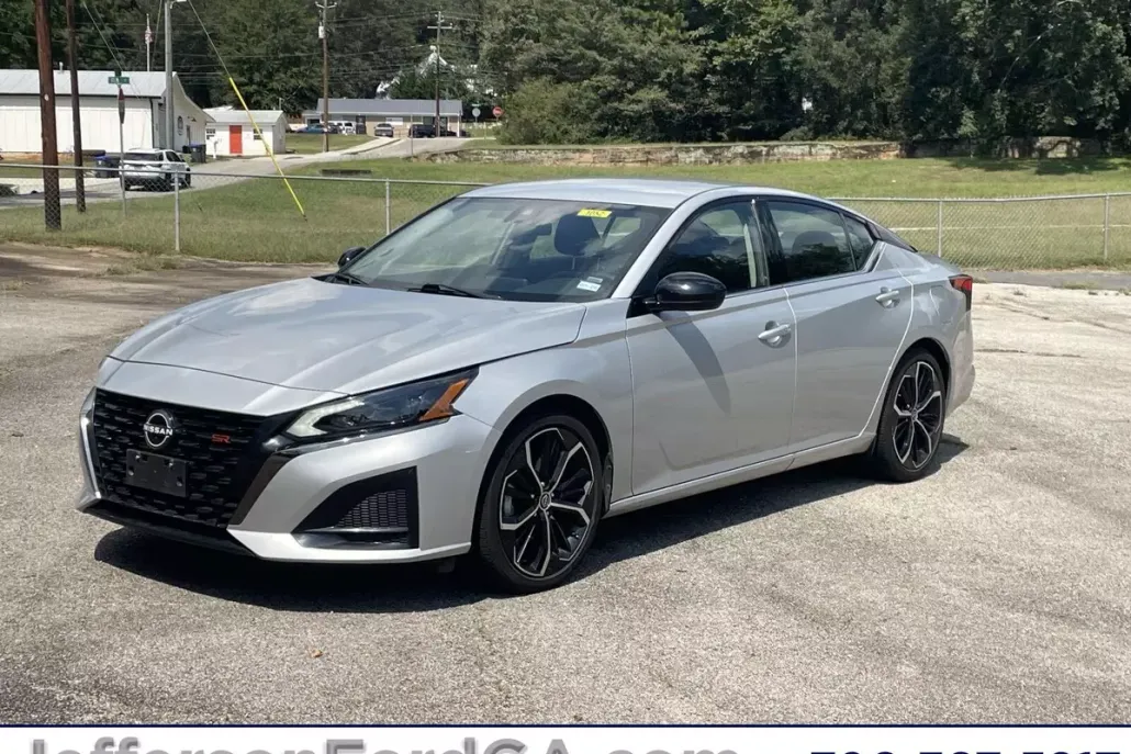 2024 Nissan Altima 2.5 SR photo 1