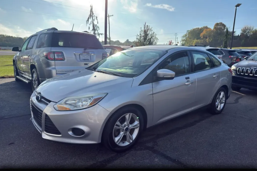 2014 Ford Focus Sedan photo 1