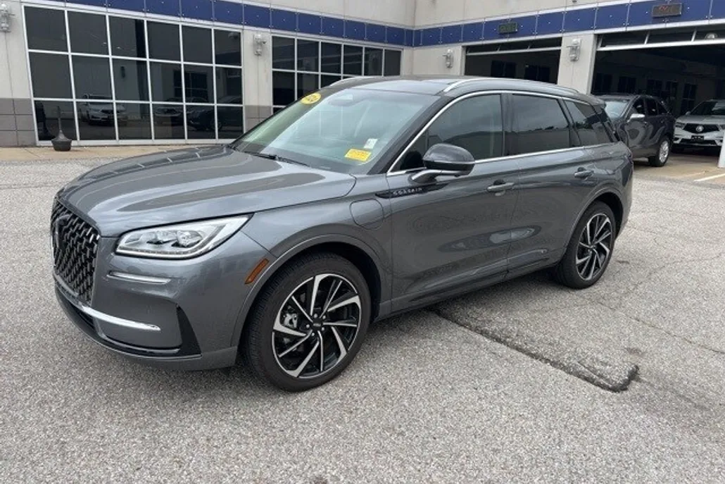2024 Lincoln Corsair Grand Touring photo 1