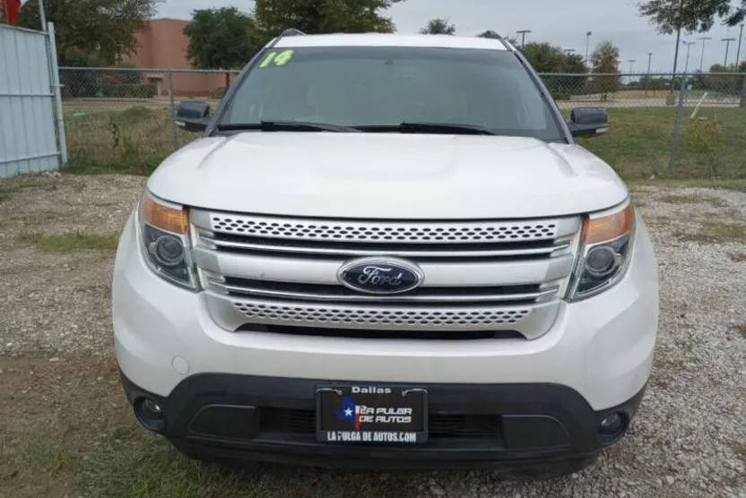 2014 Ford Explorer XLT photo 1