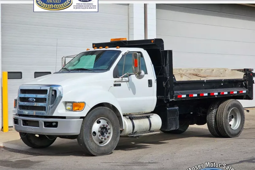 2013 Ford F-650 SuperCab XL photo 1