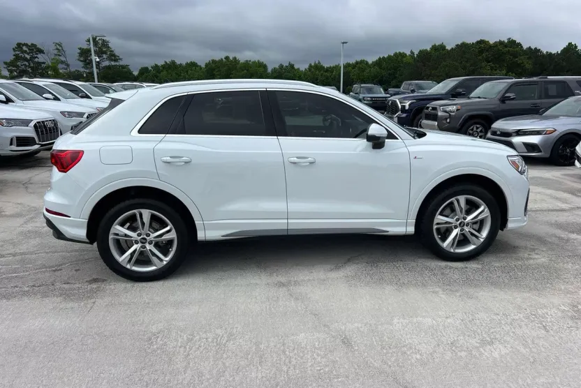 2024 Audi Q3 S line Premium Plus photo 1