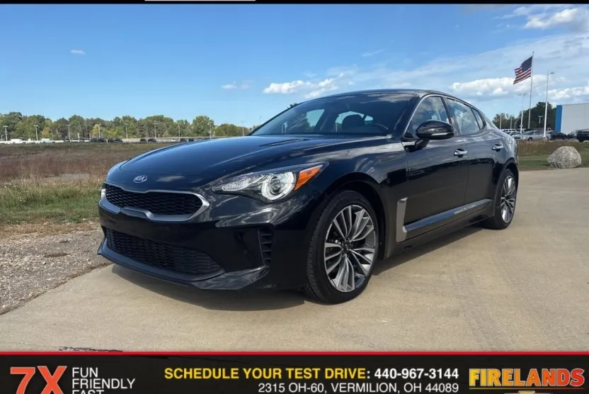 2019 Kia Stinger photo 1