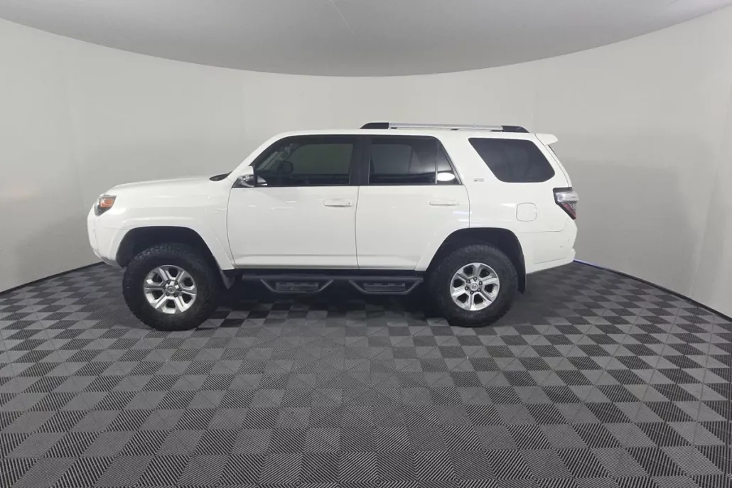 2020 Toyota 4Runner SR5 Premium photo 1