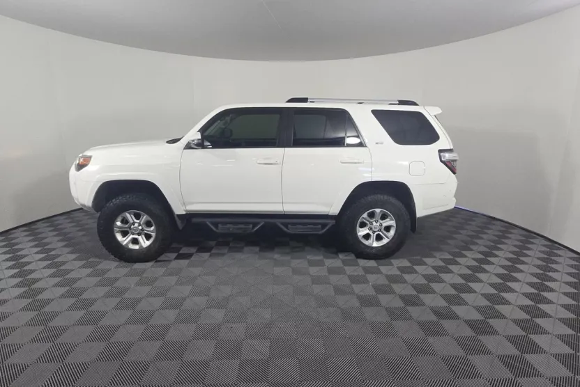 2020 Toyota 4Runner SR5 Premium photo 1
