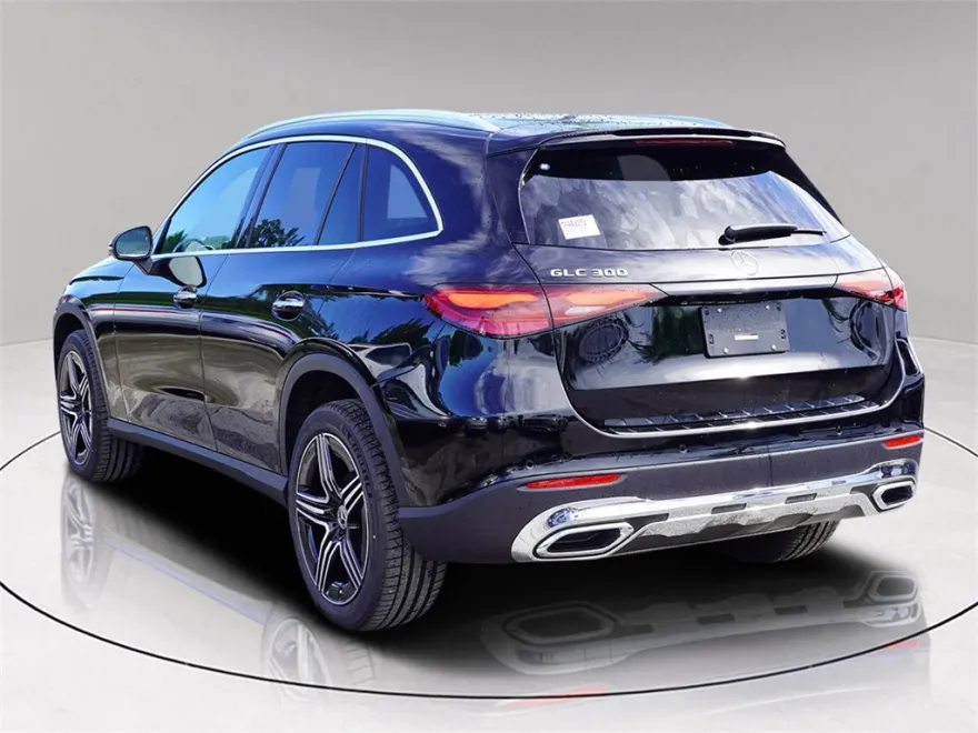 2026 Mercedes Benz GLC 300 photo 1