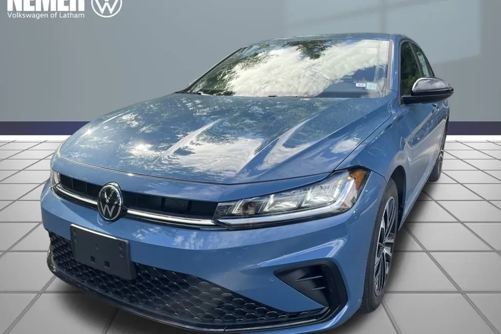 2025 Volkswagen Jetta 1.5T Sport photo 1