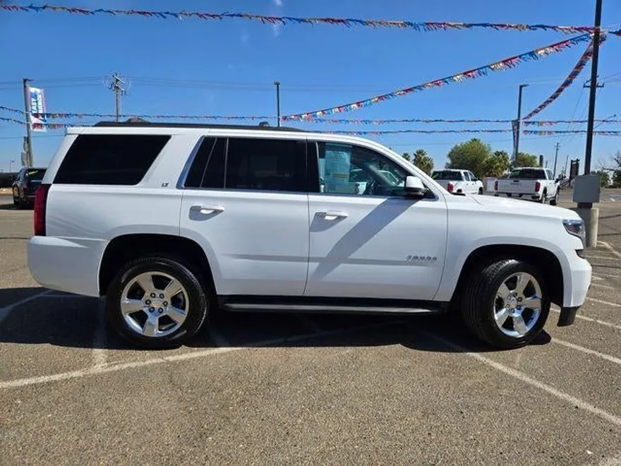 2016 Chevrolet Tahoe LT photo 1