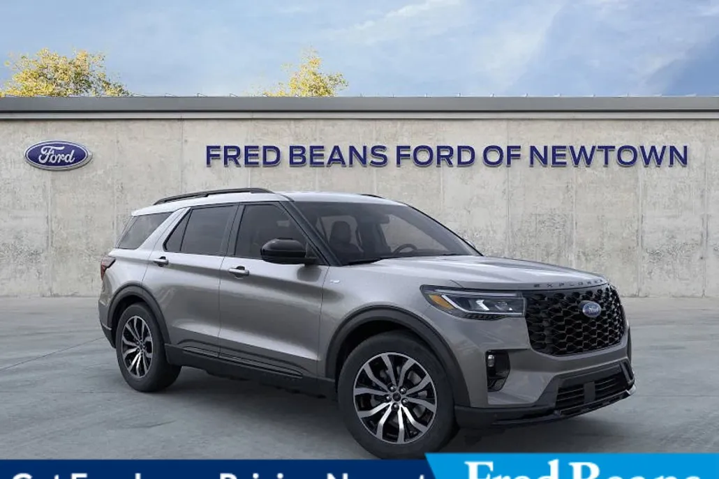 2025 Ford Explorer ST-Line photo 1